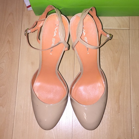 Via Spiga cream patent platform pumps - Picture 2 of 8